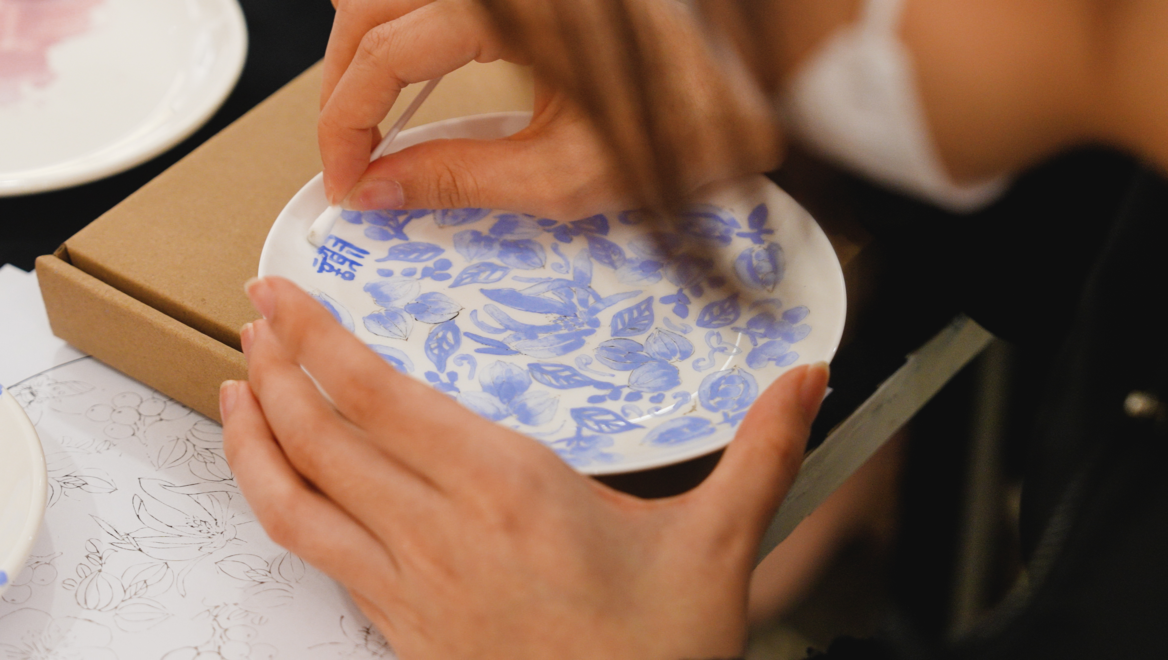 LIVE DEMONSTRATION: GUANGCAI PORCELAIN